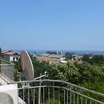 костадинов 3*