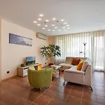 костадинов 3*