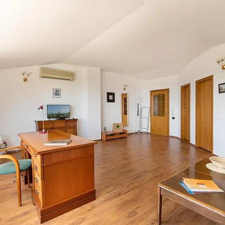 костадинов 瓦爾納