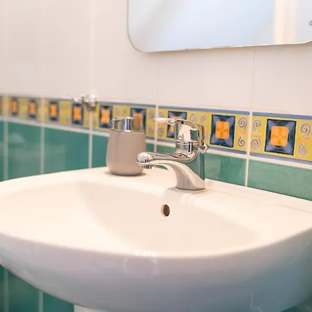 костадинов 瓦爾納