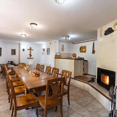 招待所 костадинов