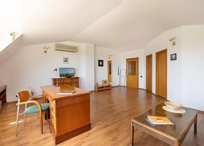 костадинов Várna