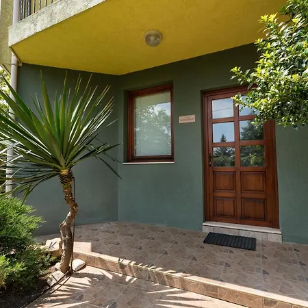 костадинов 3* Várna